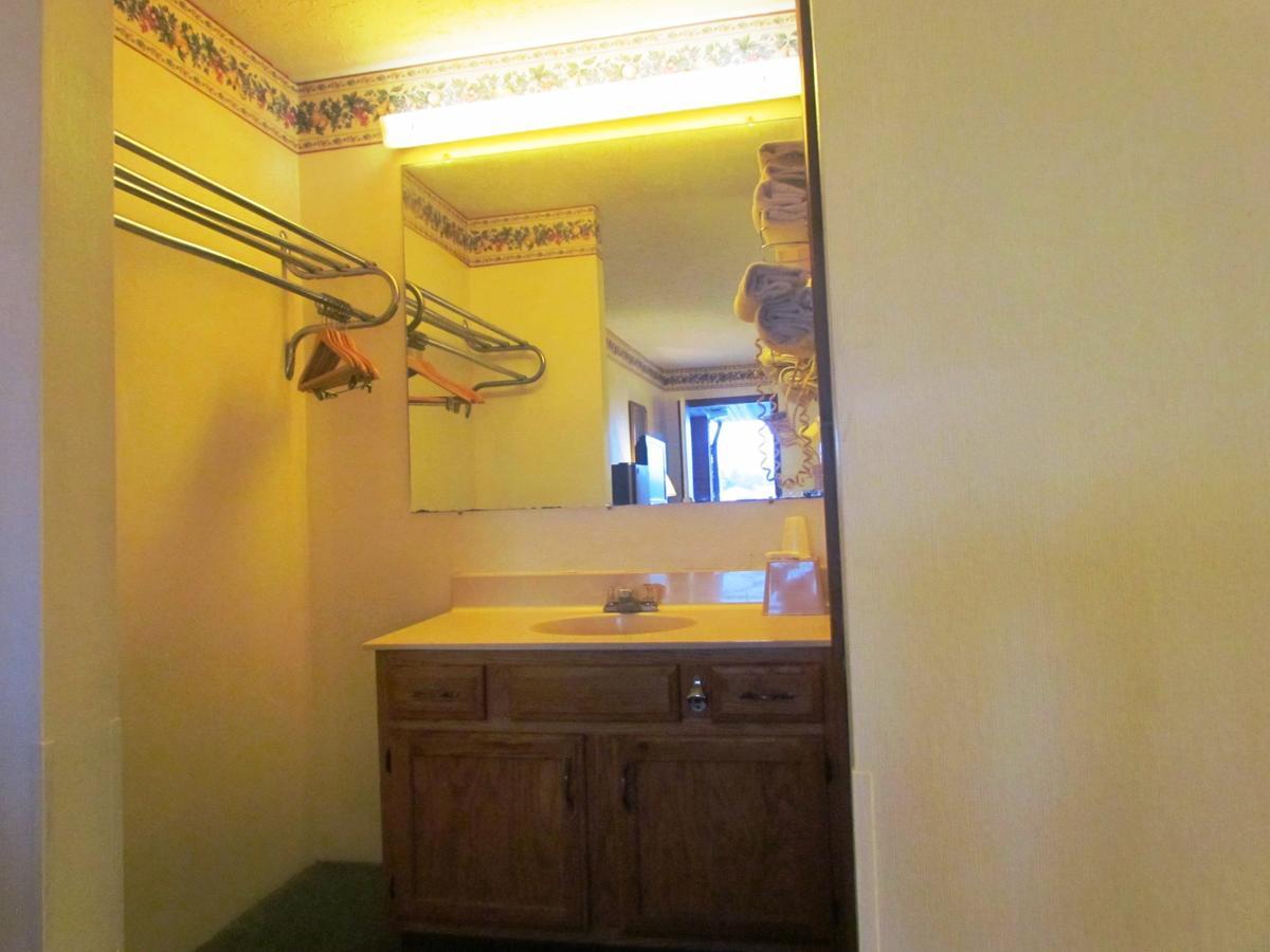 Travel Inn&Suites Frankfort Extérieur photo